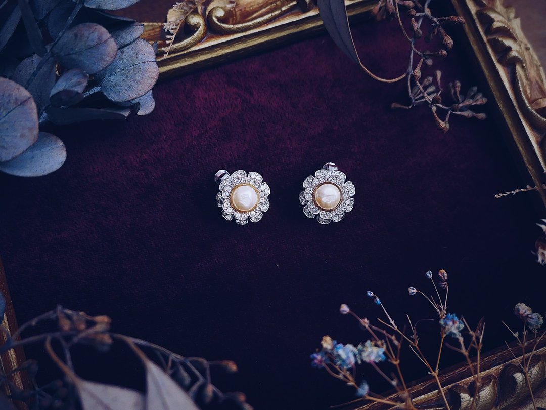 Vendome 双层雏菊白色珠宝耳环－美国古董首饰 Vintage Jewelry - 耳环/耳夹 - 其他金属 