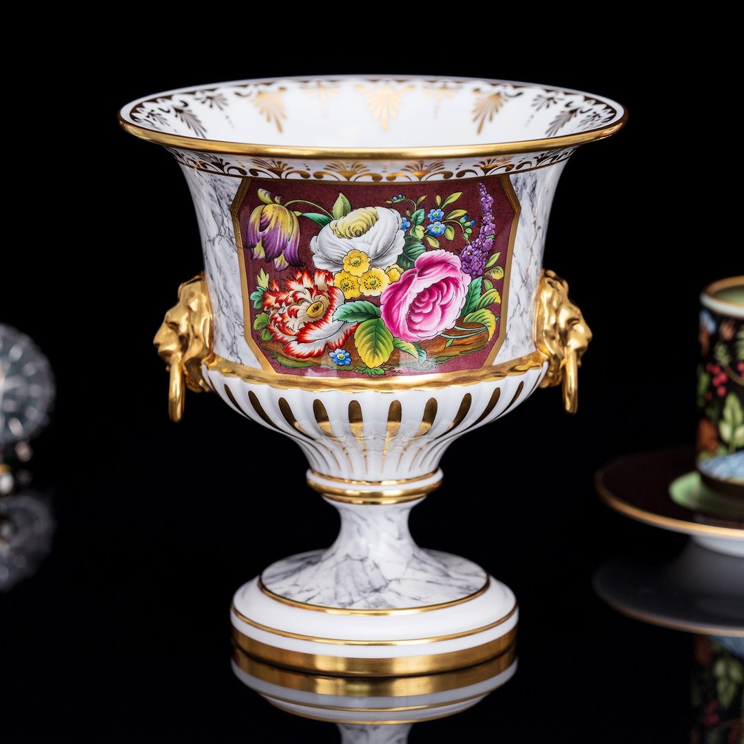 【Royal Worcester 传世尊荣】2004鎏金狮首双耳骨瓷宫廷花卉宝瓶 - 花瓶/陶器 - 瓷 