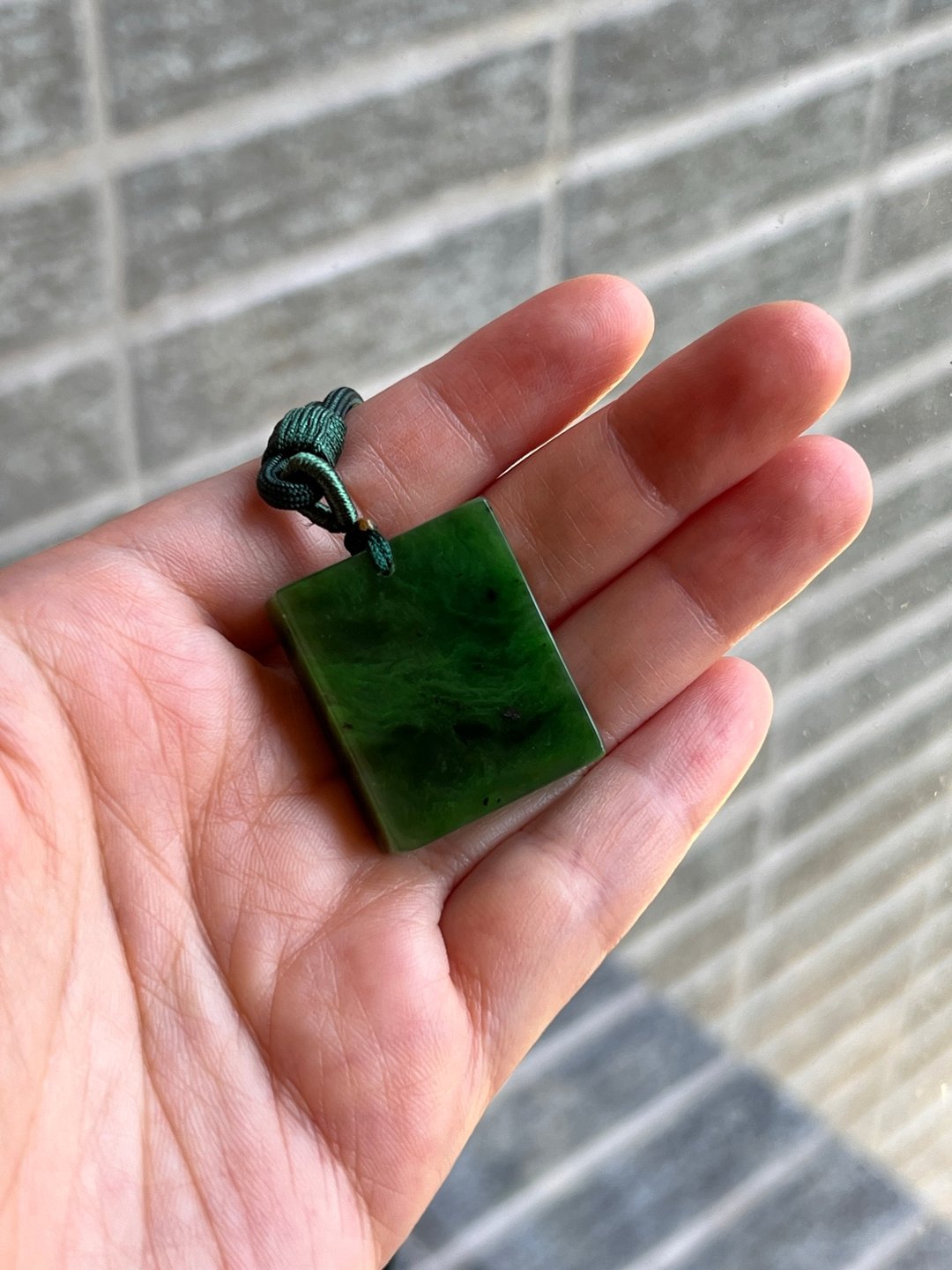 【客订】云山景仰 - 北极玉光系列 - 台湾设计雕刻之翠玉项链 - 项链 - 玉石 绿色