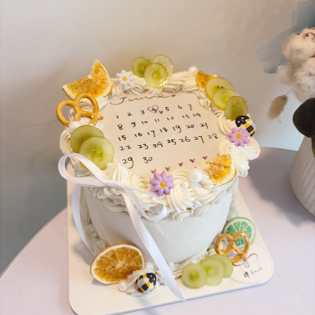 简约风格燃烧蛋糕 定制化  生日 庆生 节日 纪念日 燃烧蛋糕 - 蛋糕/甜点 - 新鲜食材 