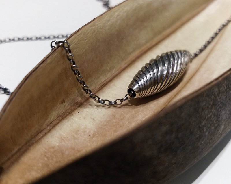 穿梭  925纯银项链  /Ag No. 057 - 项链 - 纯银 灰色