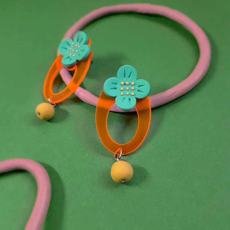 吃花女子系列 耳环 - 半透明 压克力 湖水蓝花朵 耳针 耳夹 - 耳环/耳夹 - 压克力 多色