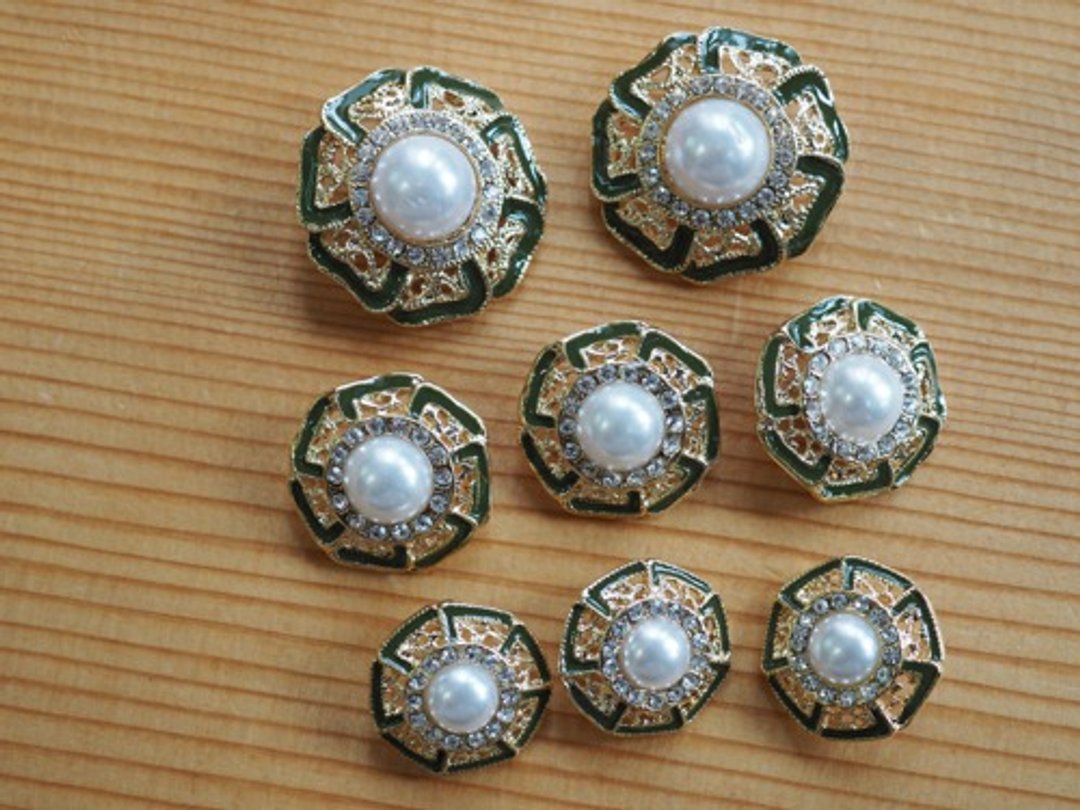 46019 Limited quantity Back hole 24mm 2 pearl metal buttons Green - 其他 - 其他材质 绿色