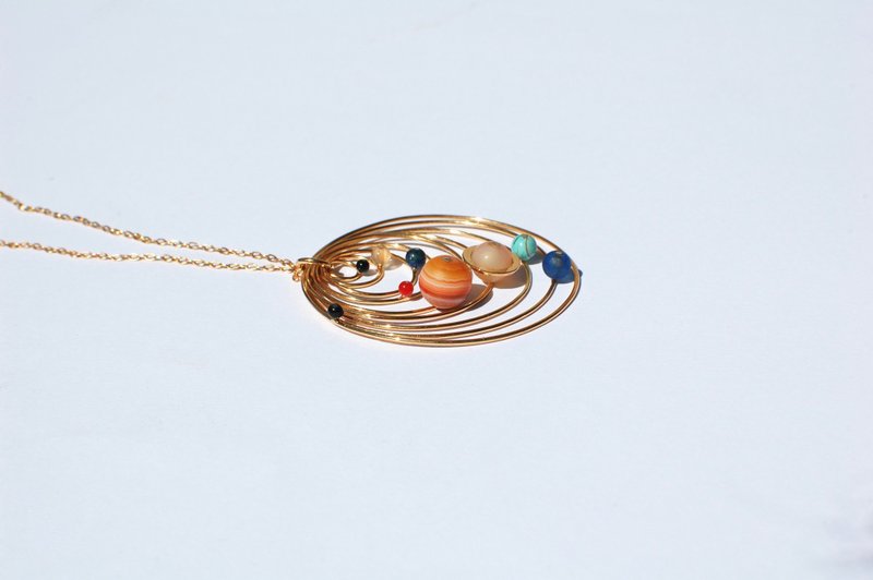 镀金太阳系行星项链 天然石宇宙主题 - 项链 - 铜/黄铜 金色