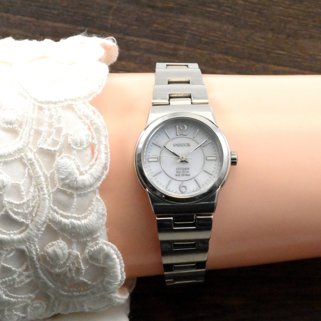 包邮 CITIZEN Wicca 女性太阳能手表 白色表盘 Ref.E031-S039321 古董表 复古手表 日本直送 - 女表 - 不锈钢 白色
