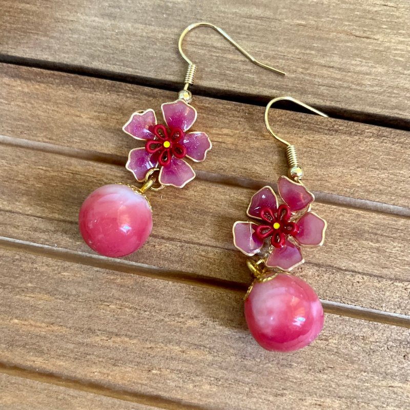 【手作饰品系列】透明树脂 渐层水墨风花朵耳环 可改夹 - 耳环/耳夹 - 树脂 