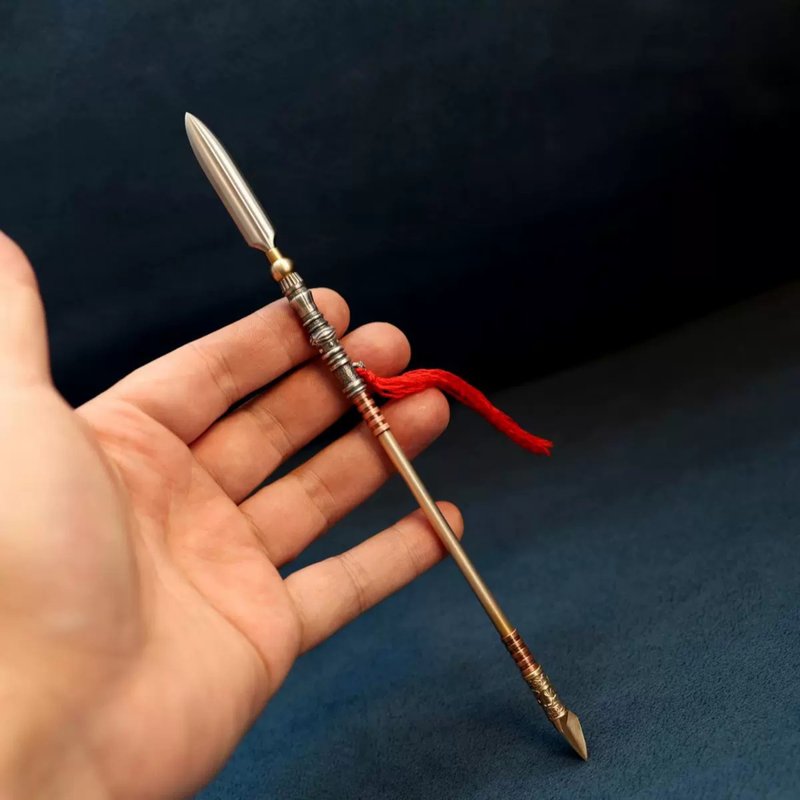 微缩收藏品 1:12三国赵云 钢制 龙胆亮银枪 仿真模型,潮玩手办 - 摆饰 - 铜/黄铜 