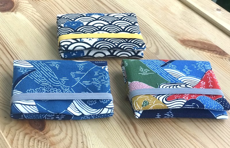 台湾棉布 口袋钱包/短夹 五个卡格 一个拉链口袋放零钱 10 x 8cm - 皮夹/钱包 - 棉 
