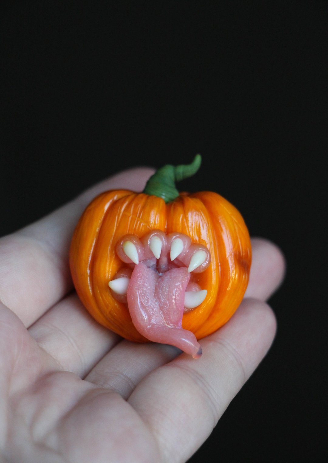 Pumpkin Brooch. Toothy pumpkin. - 胸针 - 其他材质 橘色