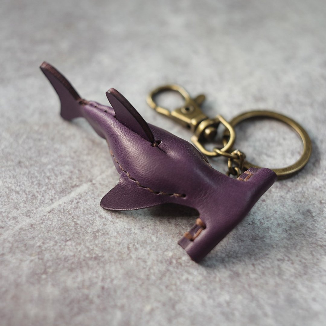 植鞣皮革 海洋生物 紫色 双髻鲨 Hammerhead shark Key holder - 钥匙链/钥匙包 - 真皮 紫色