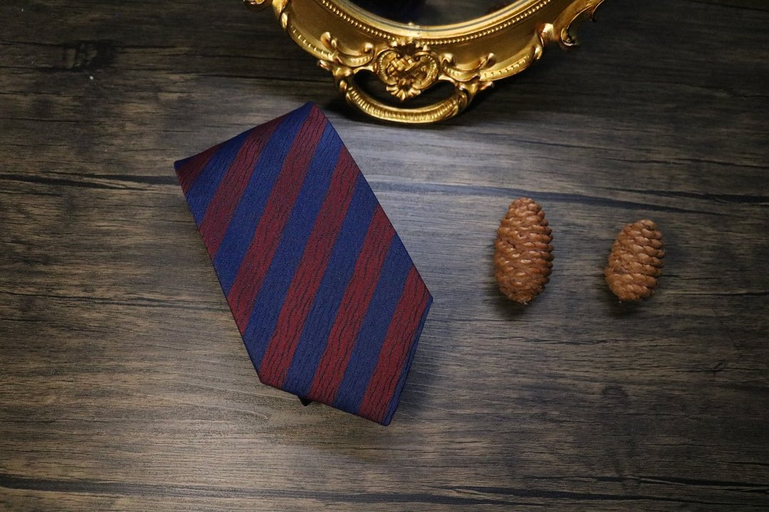 红蓝条纹真丝领带/英伦窄版简约necktie - 领带/领带夹 - 丝．绢 多色