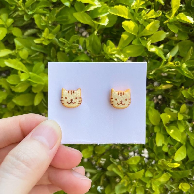 巧克力酱手绘猫咪黏土耳环 - 耳环/耳夹 - 粘土 咖啡色