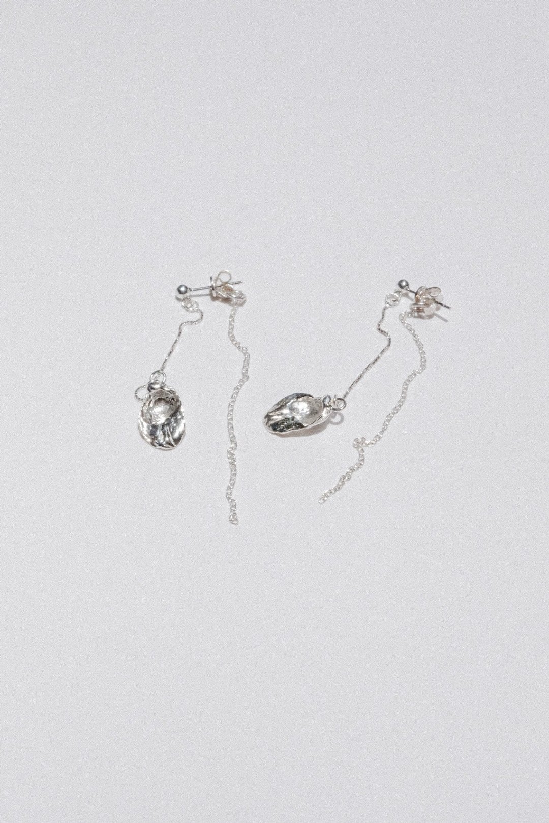 The Seashell Earring 夏日贝壳耳坠 - 耳环/耳夹 - 纯银 银色