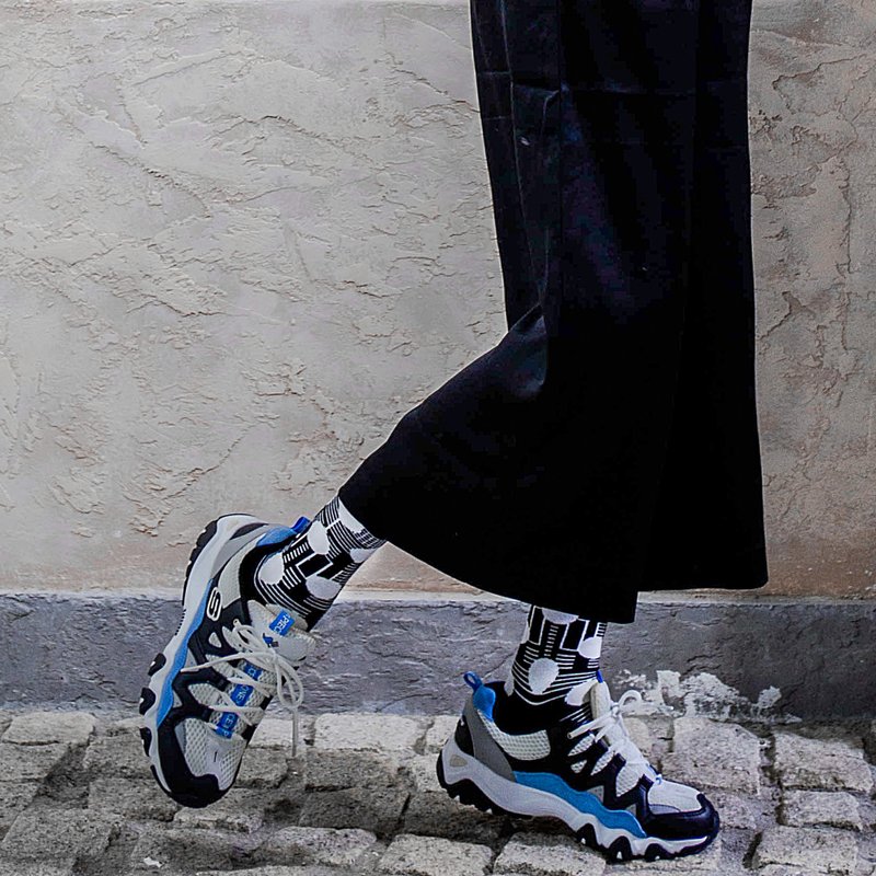 Black Is White∣黑即是白 - 设计袜∣台湾制∣抑菌除臭 - 袜子 - 棉．麻 黑色