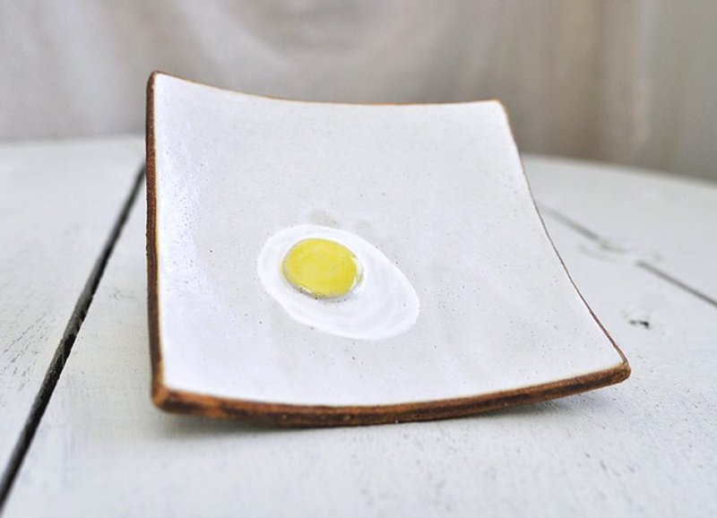 Small plate of square bread ~ Sunny-Side-Up! ~ - 花瓶/陶器 - 陶 白色