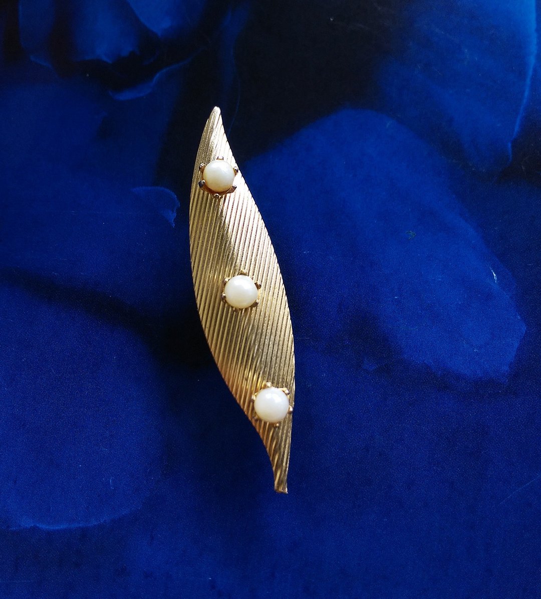 Vintage Jewelry 西洋古董饰品 叶子 仿珠 秀气 别针 - 徽章/别针 - 其他金属 金色