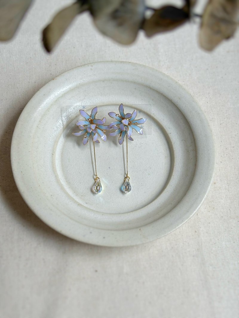 曼珠沙华 | 霞之花 彼岸花球 耳环 可改 夹式耳环 接单制作 - 耳环/耳夹 - 树脂 紫色