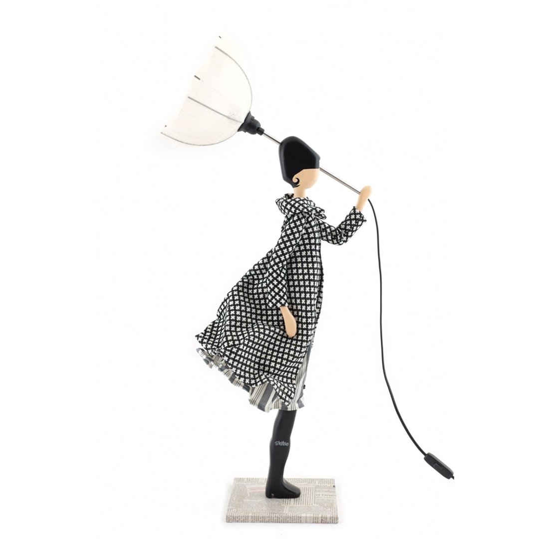 Wind Little Girl Fashionable Lamp Konsta Order Production Handmade - 灯具/灯饰 - 木头 黑色