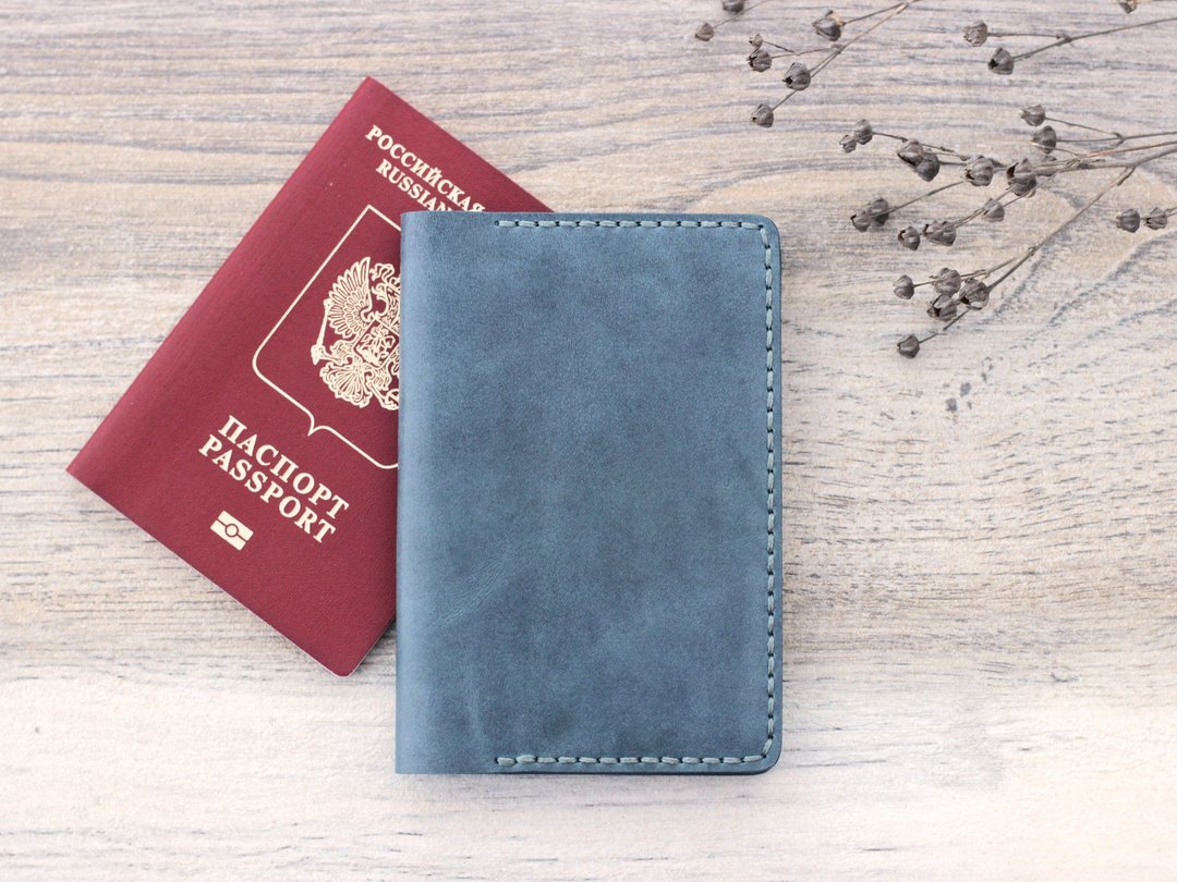 Personalized Leather Passport Wallet with Two Cards, Laser Engraved Holder - 护照夹/护照套 - 真皮 蓝色