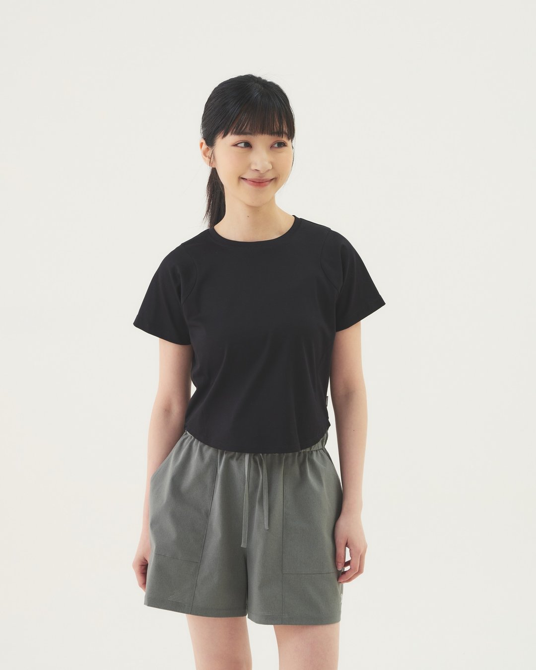 圆摆剪接短 Tee (黑) - 女装 T 恤 - 棉 黑色