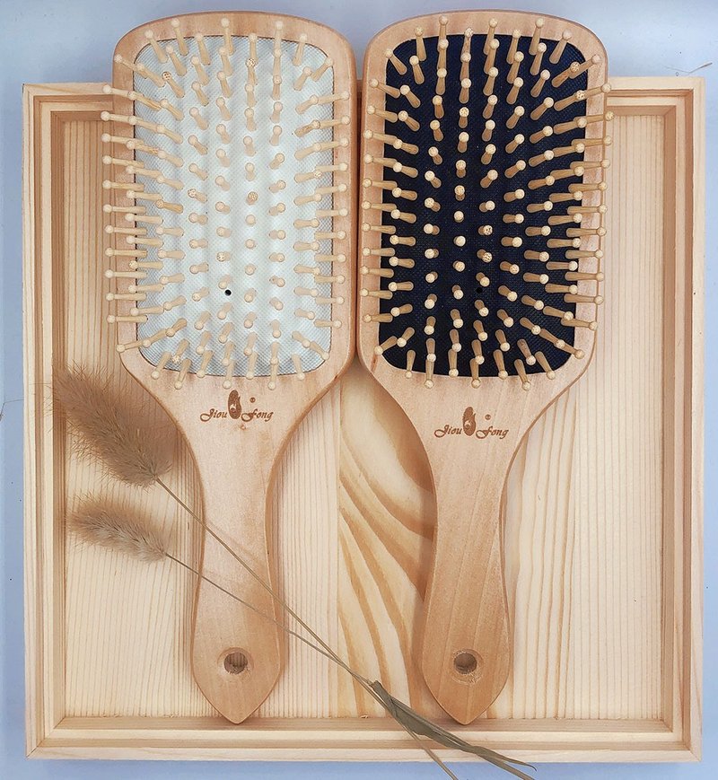 【特惠】荷木双色气垫按摩梳∣买一送一限量10组 - 彩妆刷具/镜子/梳子 - 木头 