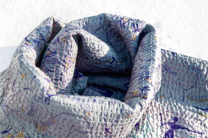 情人节礼物 生日礼物 母亲节礼物 限量一件 手缝纱丽布丝巾 / 刺绣丝巾 / 丝绸刺绣围巾 / 手缝纱丽线丝巾 / 印度丝绸刺绣围巾 - 徜徉在热带非洲风舞蹈 - 丝巾 - 丝．绢 多色