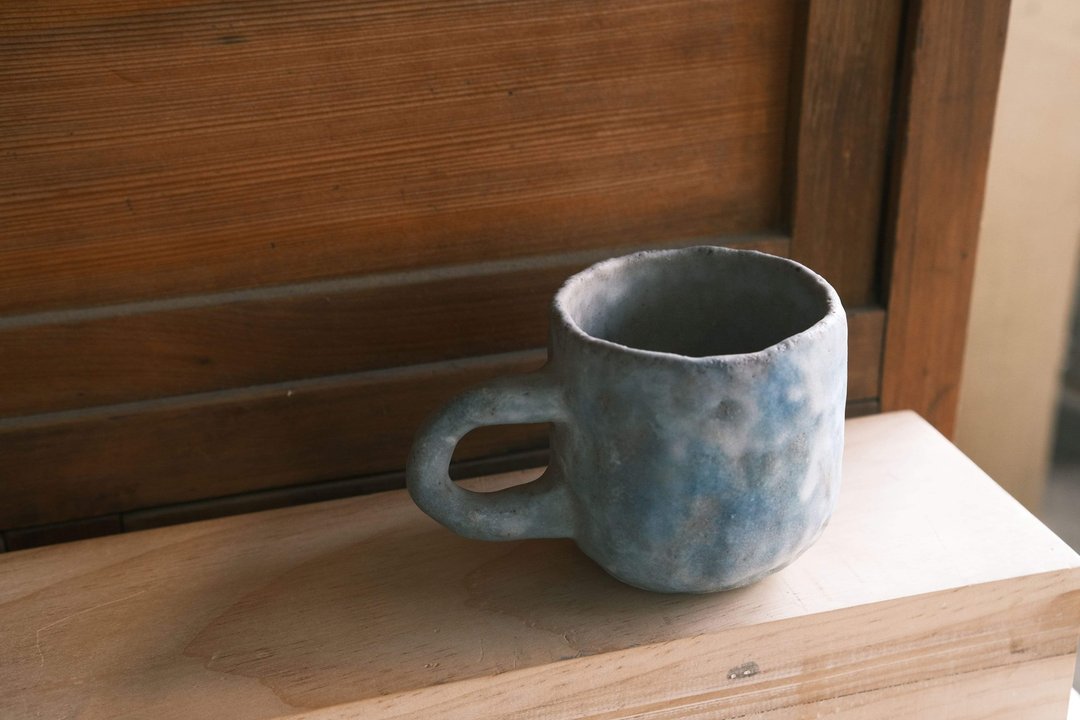 【眽眽制陶】蓝白交融马克杯 - 盘 盆器 饰品盘 线香 - 其他杯子 - 陶 蓝色