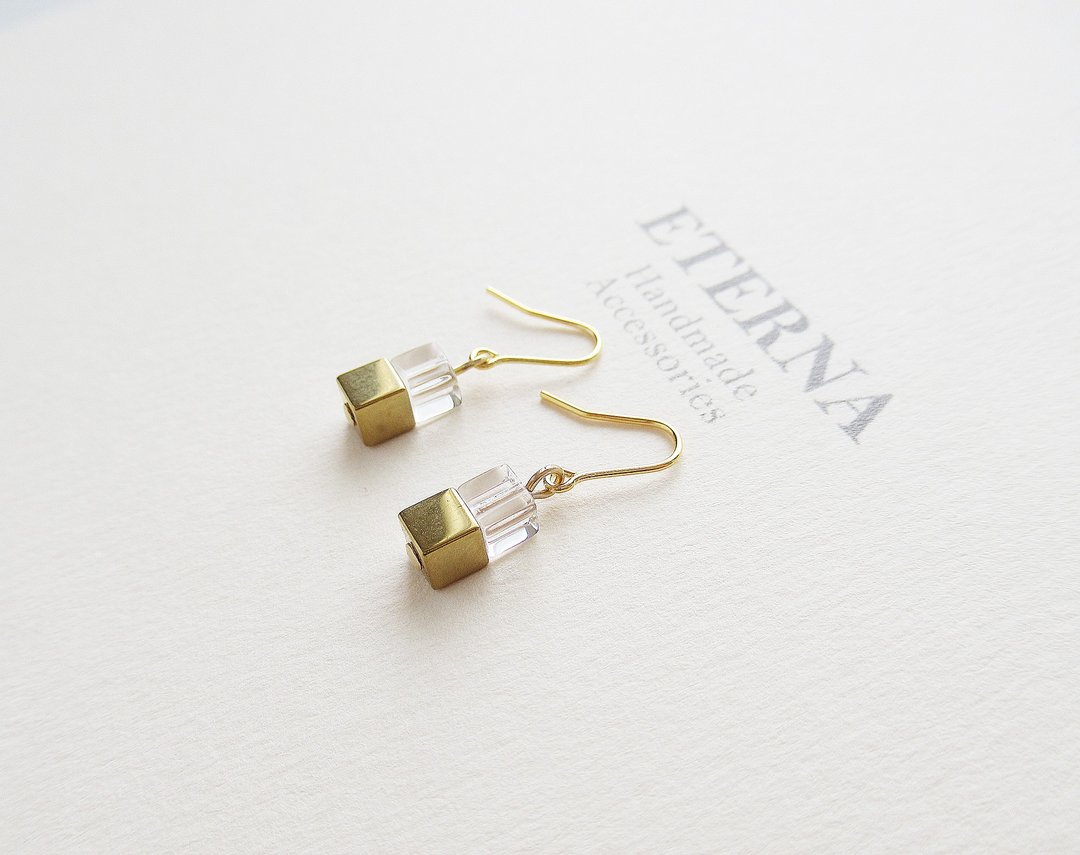 水晶 Crystal quartz and Gold plated hematite earrings - 耳环/耳夹 - 石头 白色