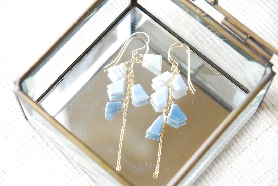 Blue Opal Slice Cut Gradation Earrings 14kgf - 耳环/耳夹 - 半宝石 蓝色