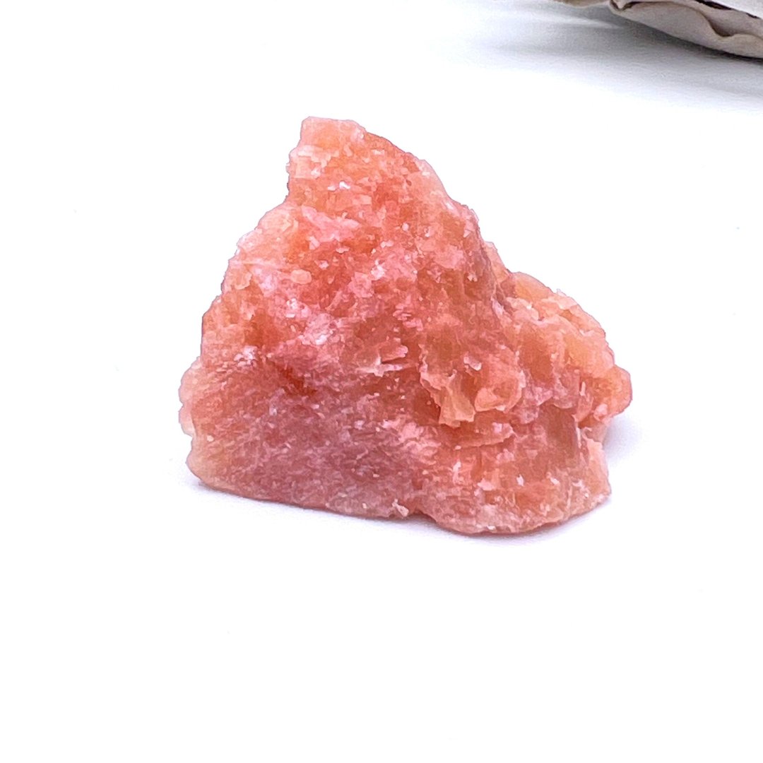 晨曜。原矿 摆件 疗愈 正面能量 有采矿切割面 l 太阳石 矿标 l - 摆饰 - 水晶 橘色