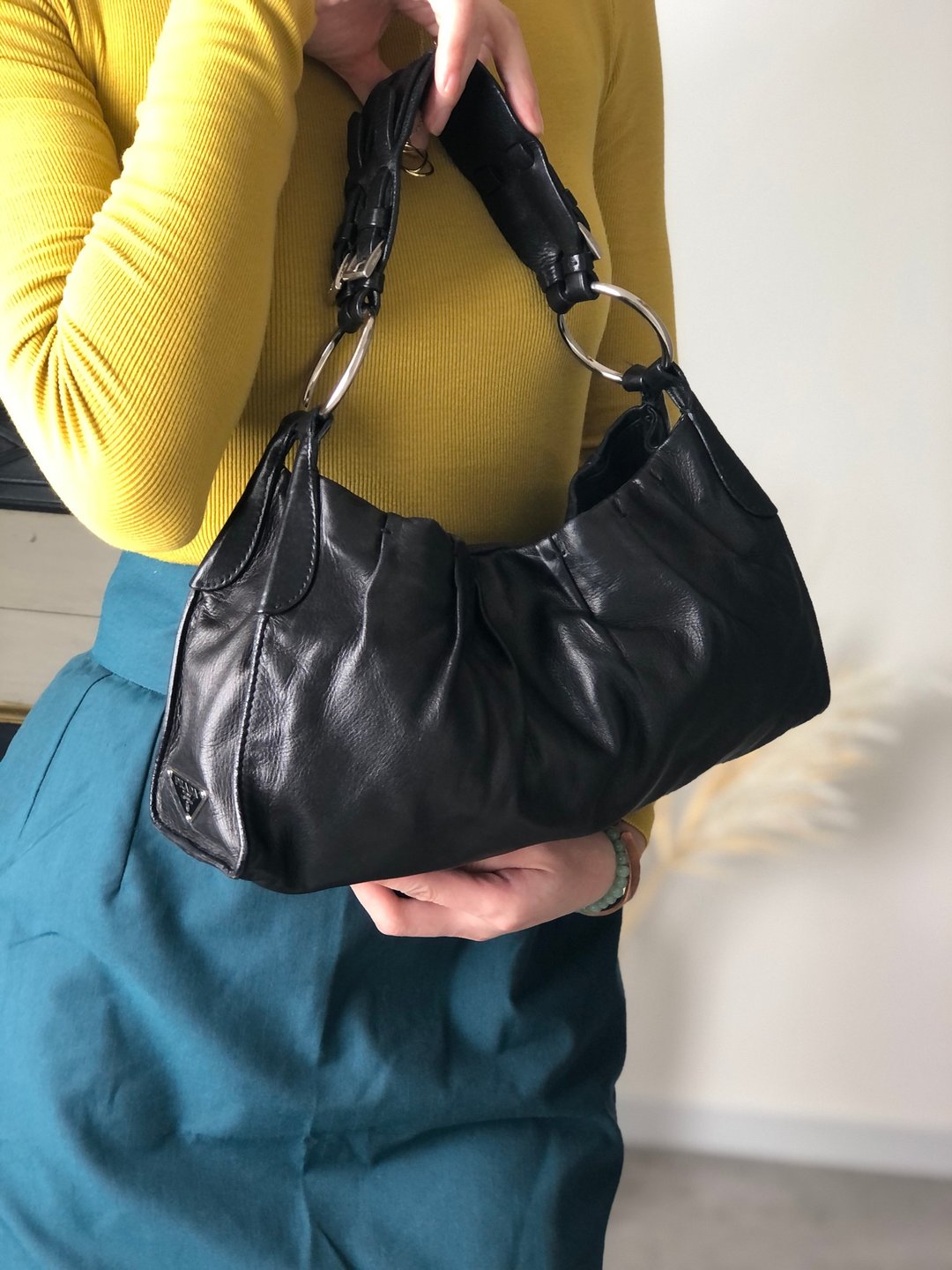 【日本直送 名牌二手包】PRADA 普拉达 侧肩包 黑色 三角标志 皮革 弯月包 vintage 复古 bs6gm7 - 侧背包/斜挎包 - 真皮 黑色