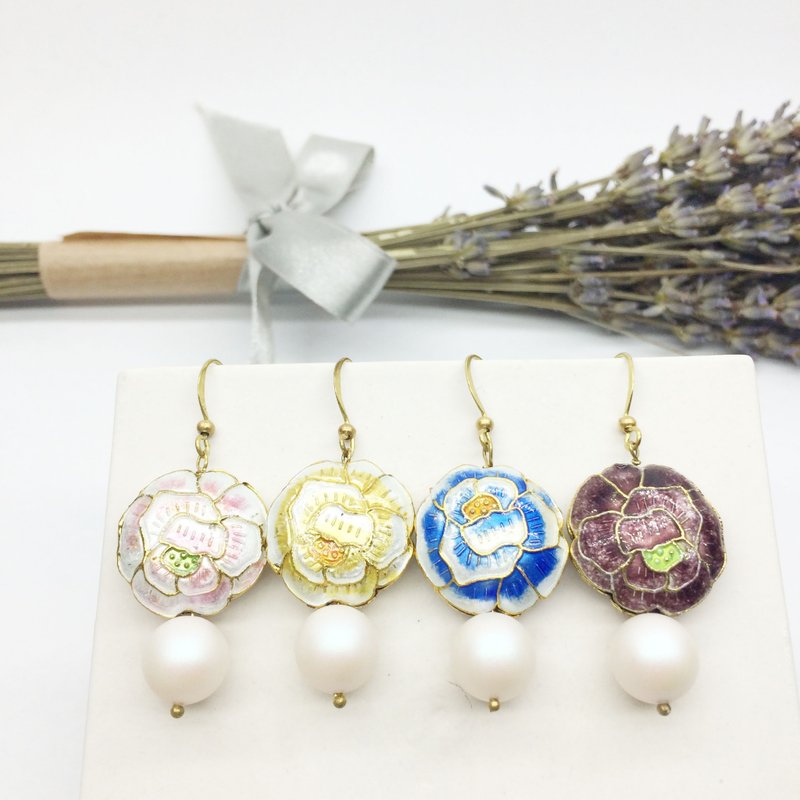 老林杂货Travelin- 老北京掐丝-景泰蓝/日本玻璃珍珠 黄铜手作耳环 （可改夹式） - 耳环/耳夹 - 其他金属 多色
