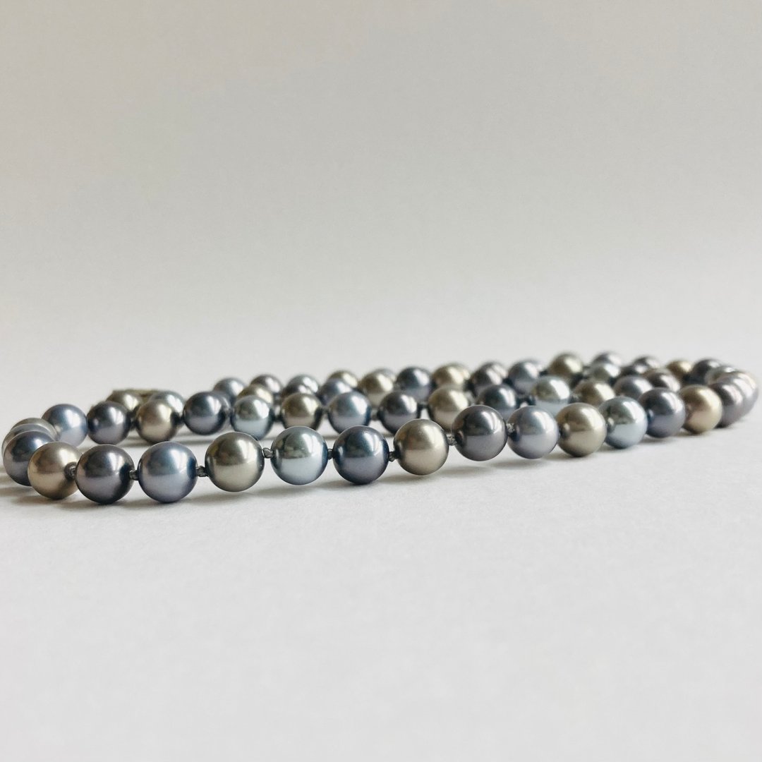 玻璃珍珠混色全结设计长项链 / 8mm 约 60cm / 灰混色 / 日本制造 - 项链 - 玻璃 灰色