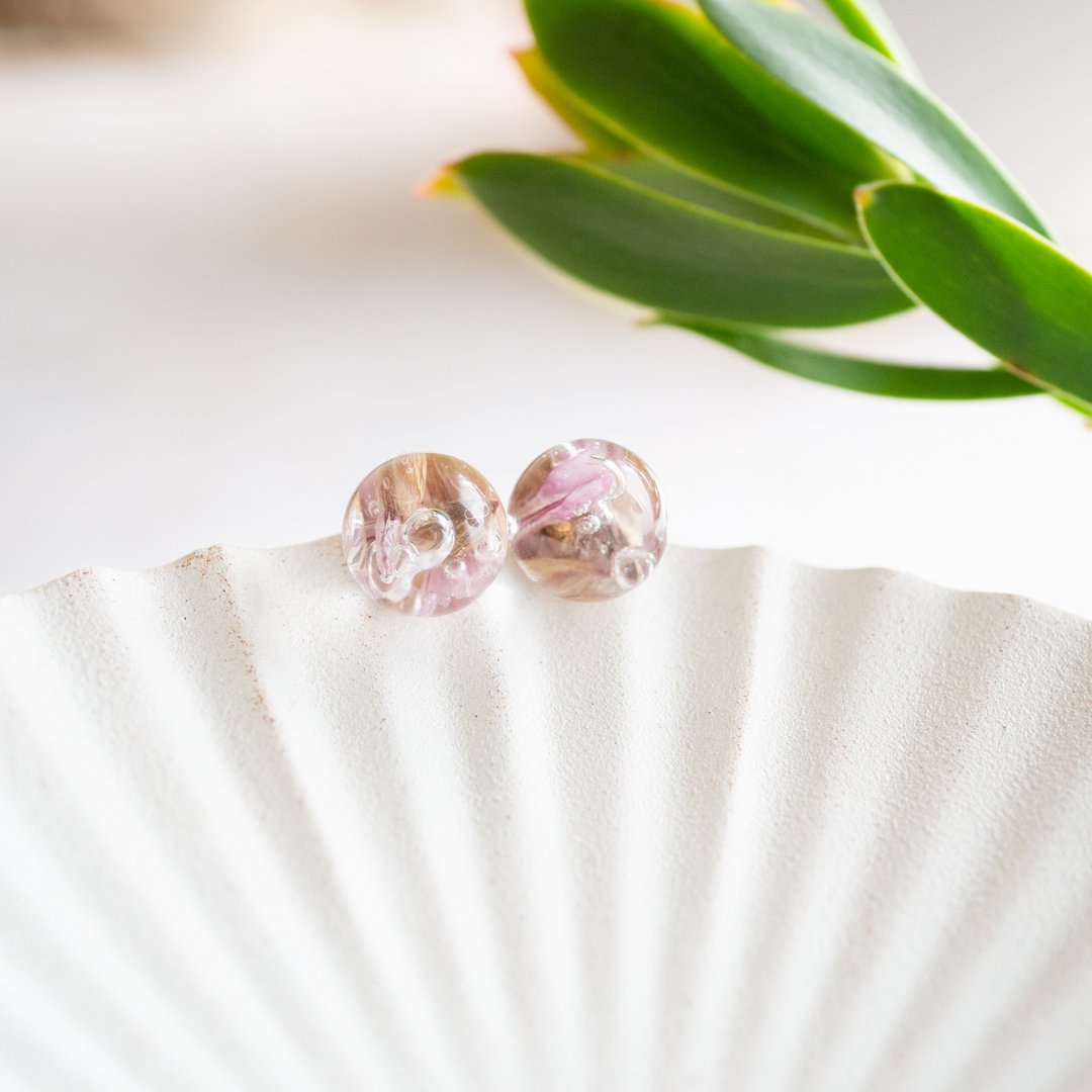 statice/small earrings - 耳环/耳夹 - 树脂 白色