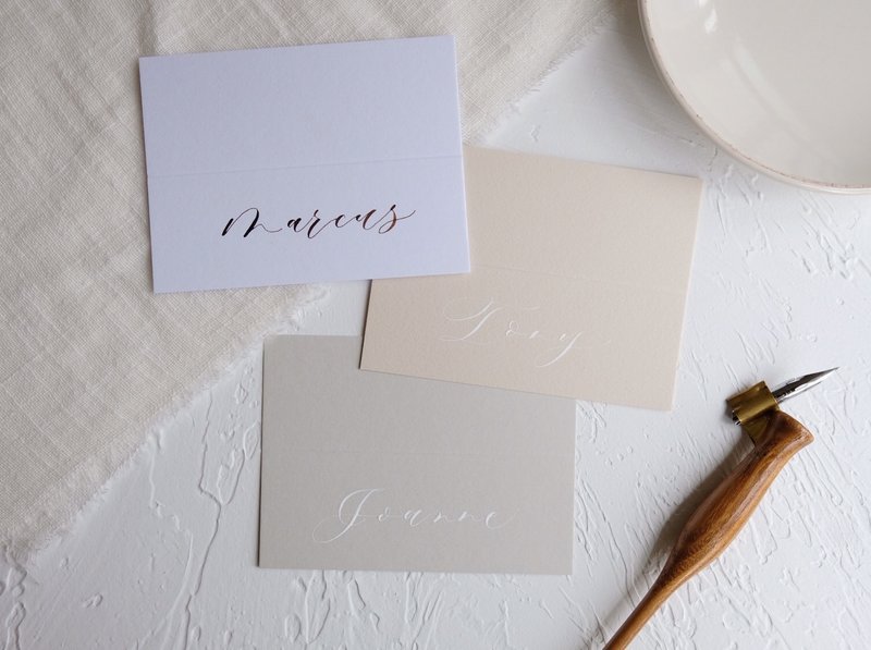 【定制化礼物】cottontail 西洋书法 宴会 婚礼 活动 名牌名片 - 卡片/明信片 - 纸 白色