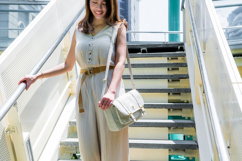 保证不脱皮-一年保固-台湾制作-纯素皮革-/勃根地侧背包-白橡木 - 侧背包/斜挎包 - 乳胶 白色