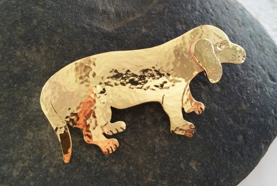 Dachshund ◇ Brass forged brooch - 胸针 - 其他金属 