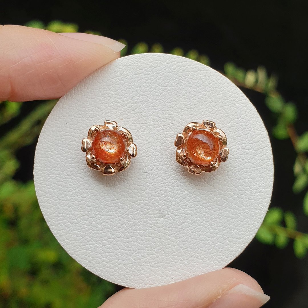 Sunstone earrings, size 5 mm, Silver case, 925 in rose gold plated. - 耳环/耳夹 - 半宝石 红色