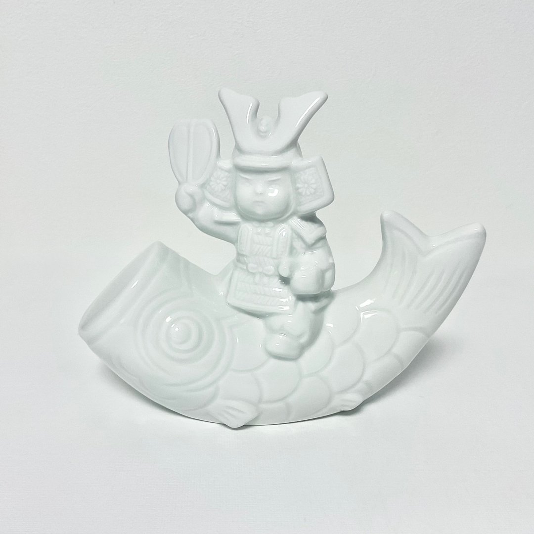 骑乘鲤鱼旗的青年武士白瓷摆饰 - 玩偶/公仔 - 瓷 白色