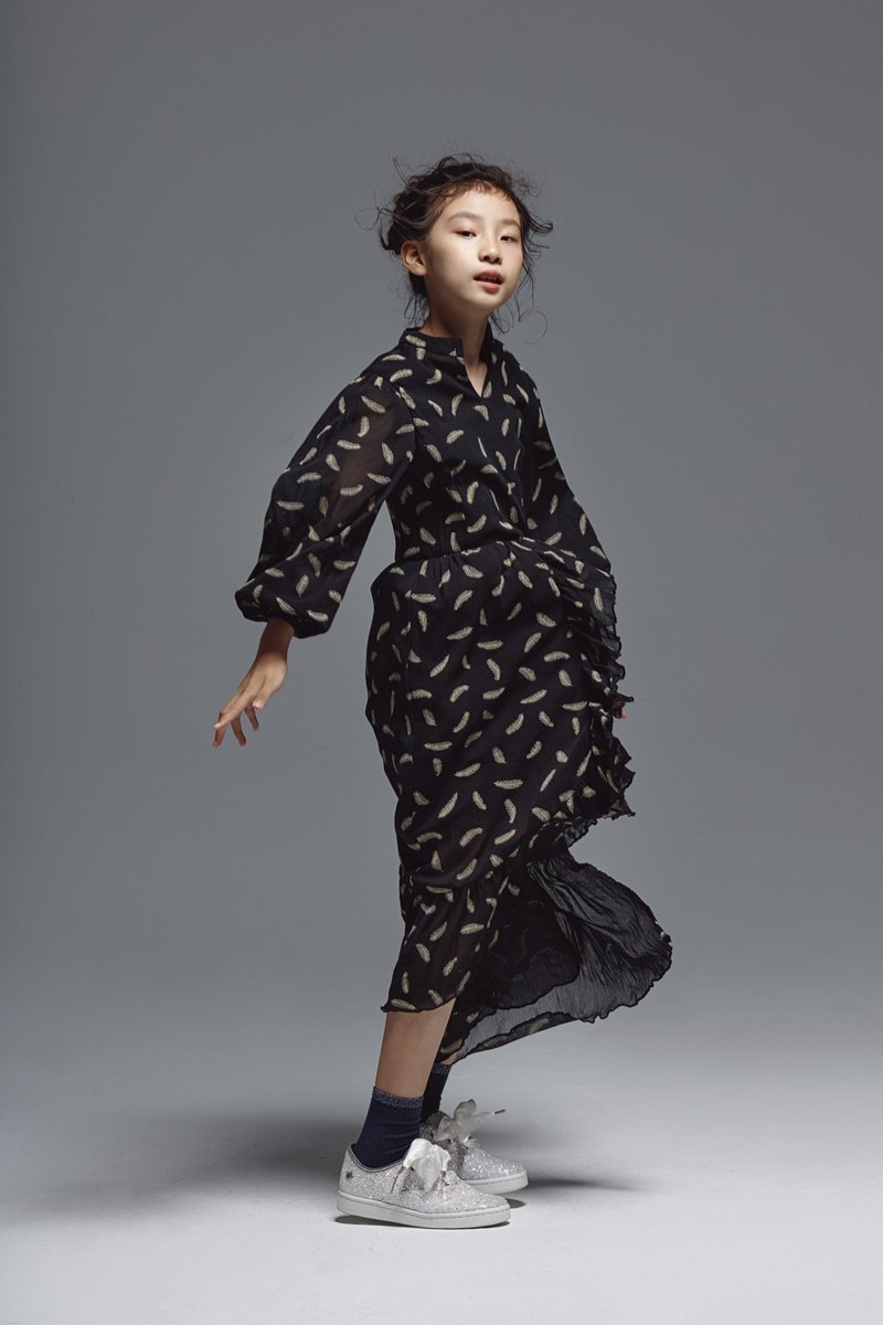 Open Collar Dress in Feather Print / 2021 - 洋装/连衣裙 - 其他材质 
