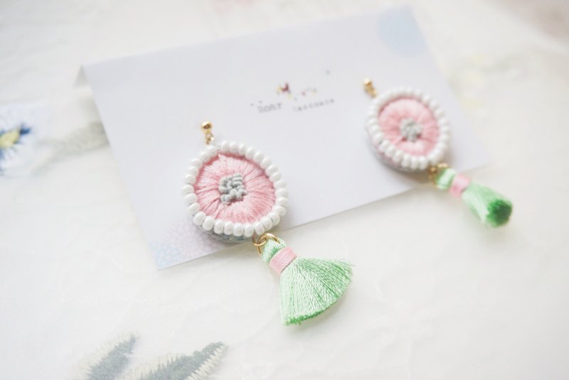 剌绣流苏手作耳环 。针式/夹式 - 耳环/耳夹 - 棉．麻 多色