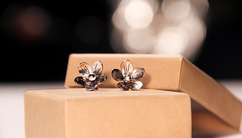 樱花耳环 | 耳针 | 925 纯银 - 耳环/耳夹 - 纯银 银色