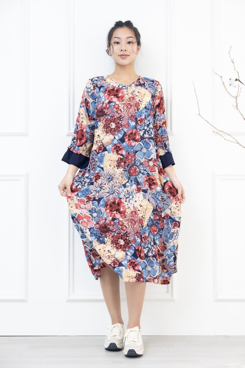 满版蓝红黄色珠宝蝴蝶结七分袖洋装 - 洋装/连衣裙 - 其他材质 多色