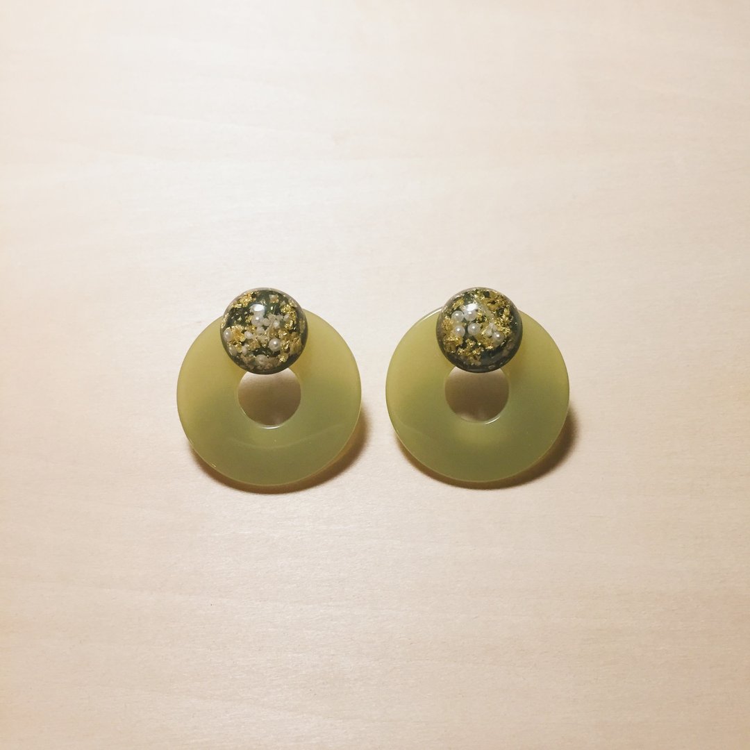 复古橄榄绿金箔珍珠镂空大圆耳环 - 耳环/耳夹 - 树脂 绿色