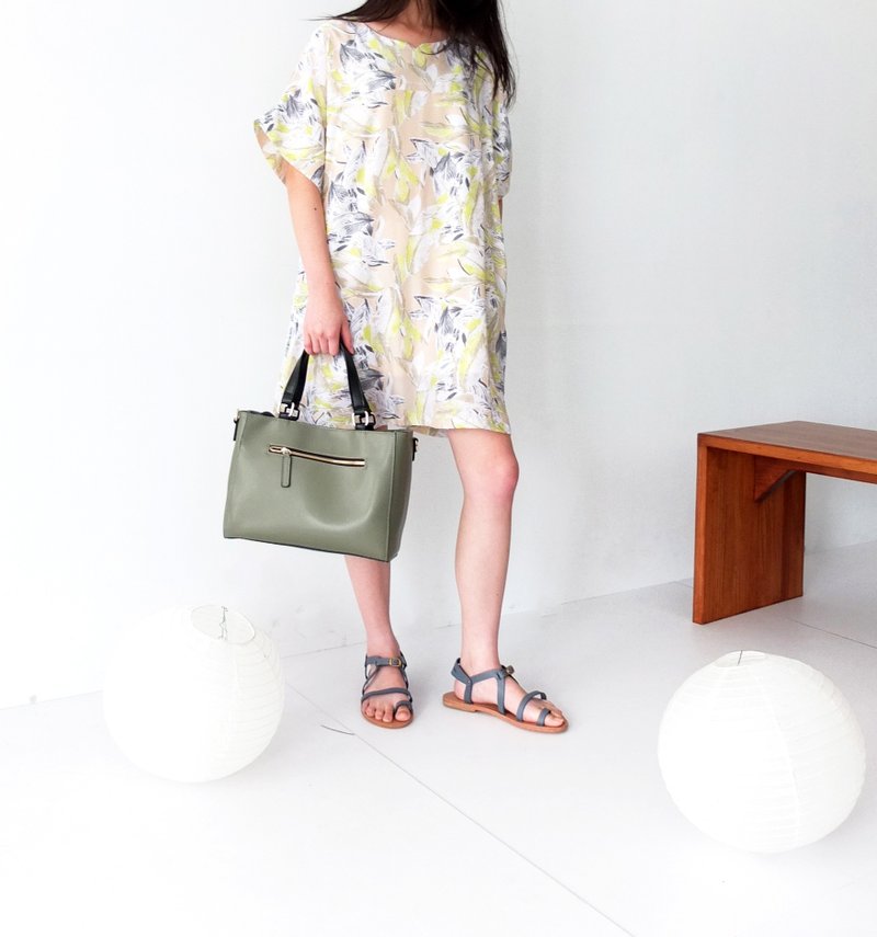 日本限量进口布V领叶拓印花洋装 - 洋装/连衣裙 - 其他材质 