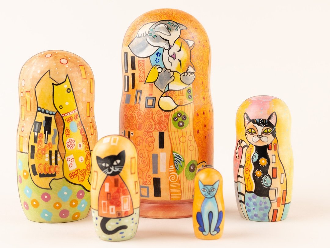 Nesting dolls with cats, The kiss Klimt, Nesting Dolls Matryoshka, Babushka doll - 摆饰 - 木头 