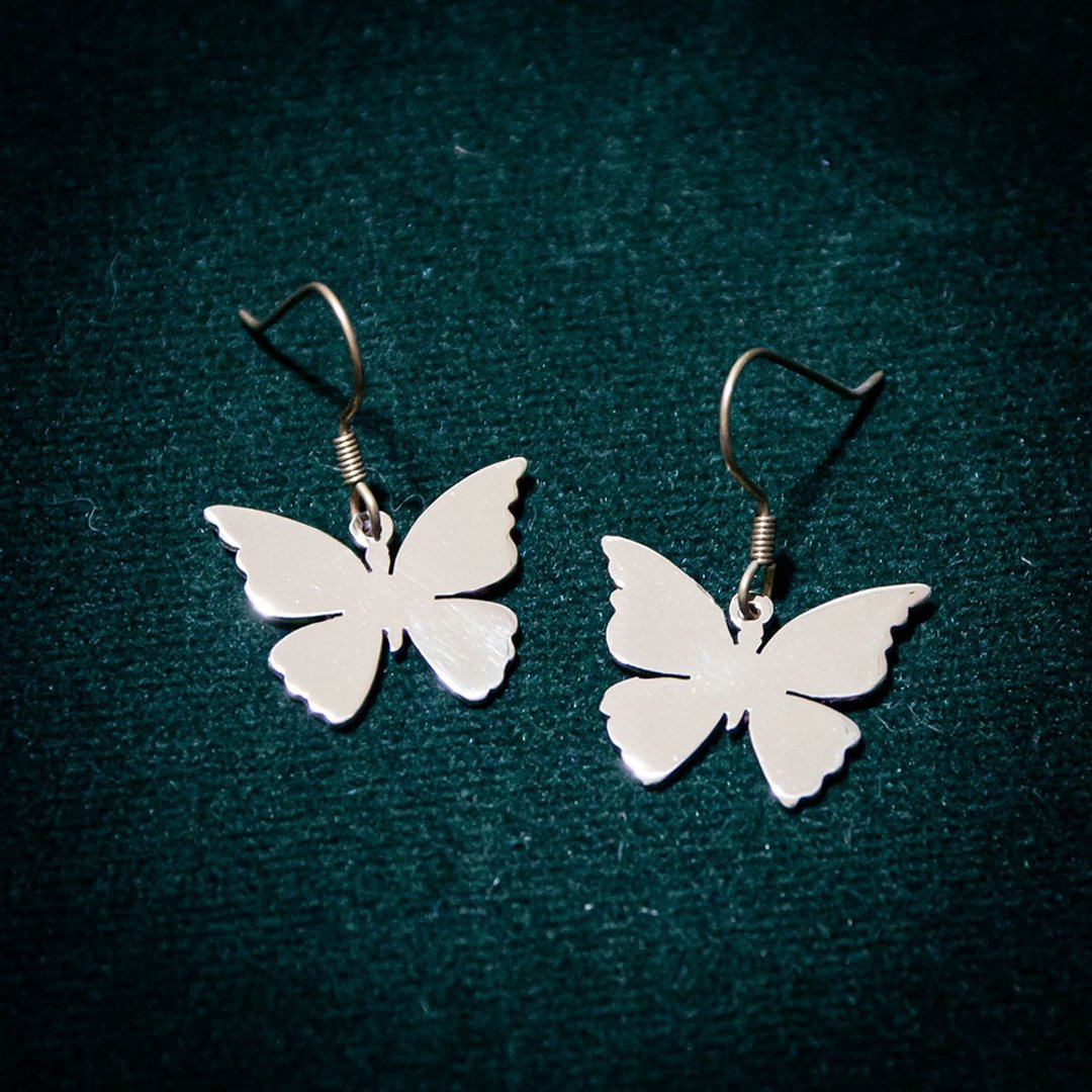 Butterfly hook earring - 耳环/耳夹 - 铜/黄铜 银色