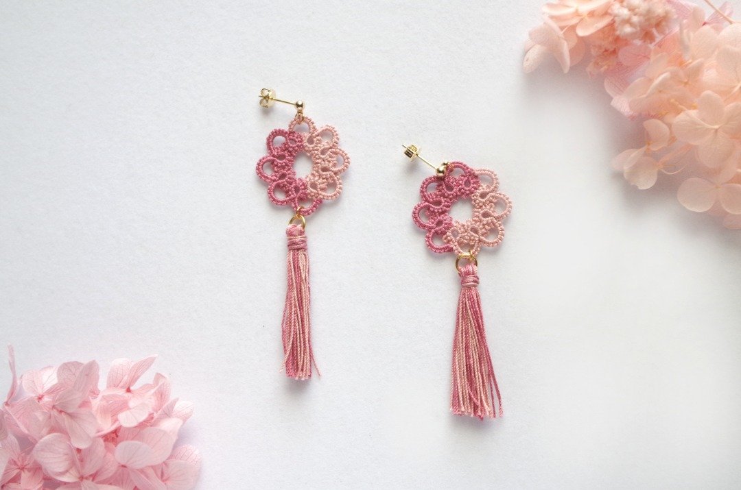 Tatting Lace Two-Tone Tassel Earrings Old Rose - 耳环/耳夹 - 棉．麻 粉红色