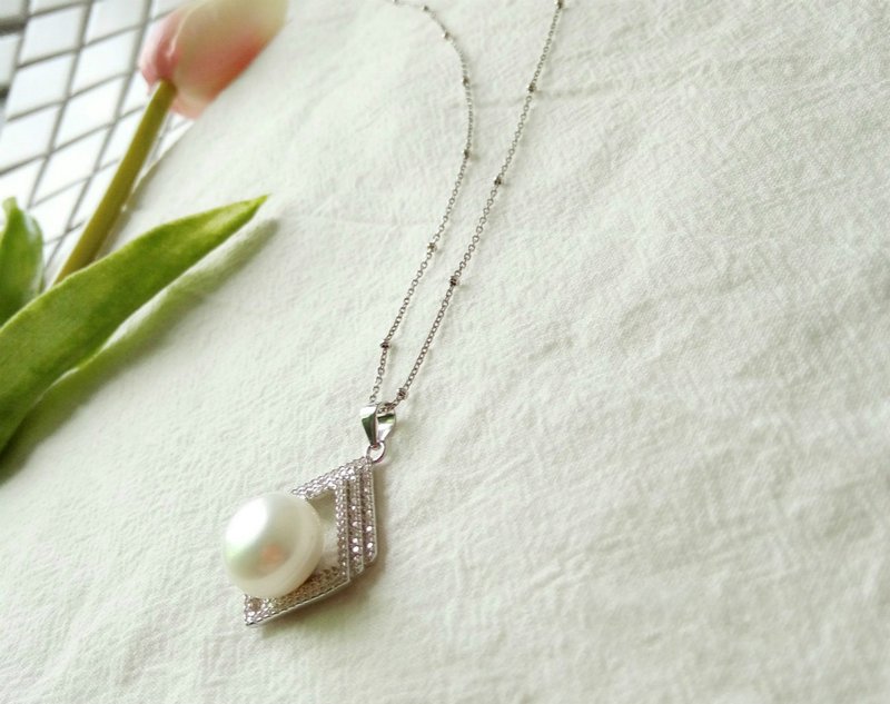 時尚大顆珍珠純銀項鏈飾項鏈精美奢華菱形珍珠吊墜現代個性貝珠鎖骨鏈頸鏈 - 颈链 - 宝石 白色