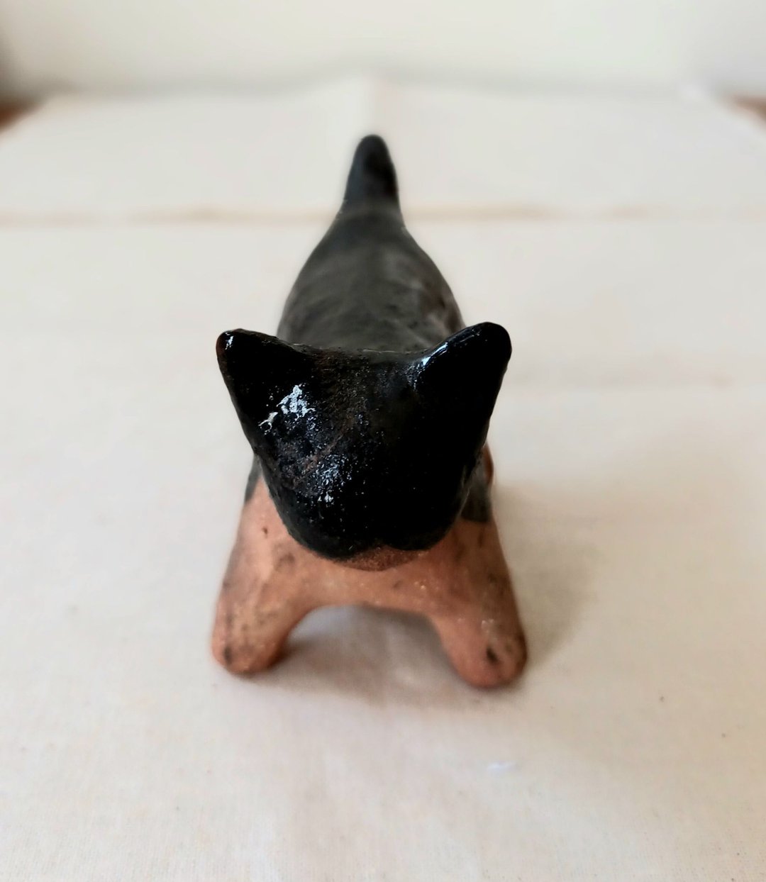礼物/定制化/宠物居家办公室疗愈/手工捏塑非模型/黑猫陶烧陶摆饰 - 摆饰 - 陶 